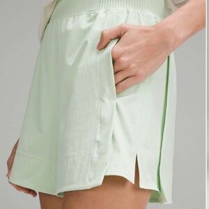 Lululemon Stretch Woven Relaxed-Fit High-Rise Short 4” XXS